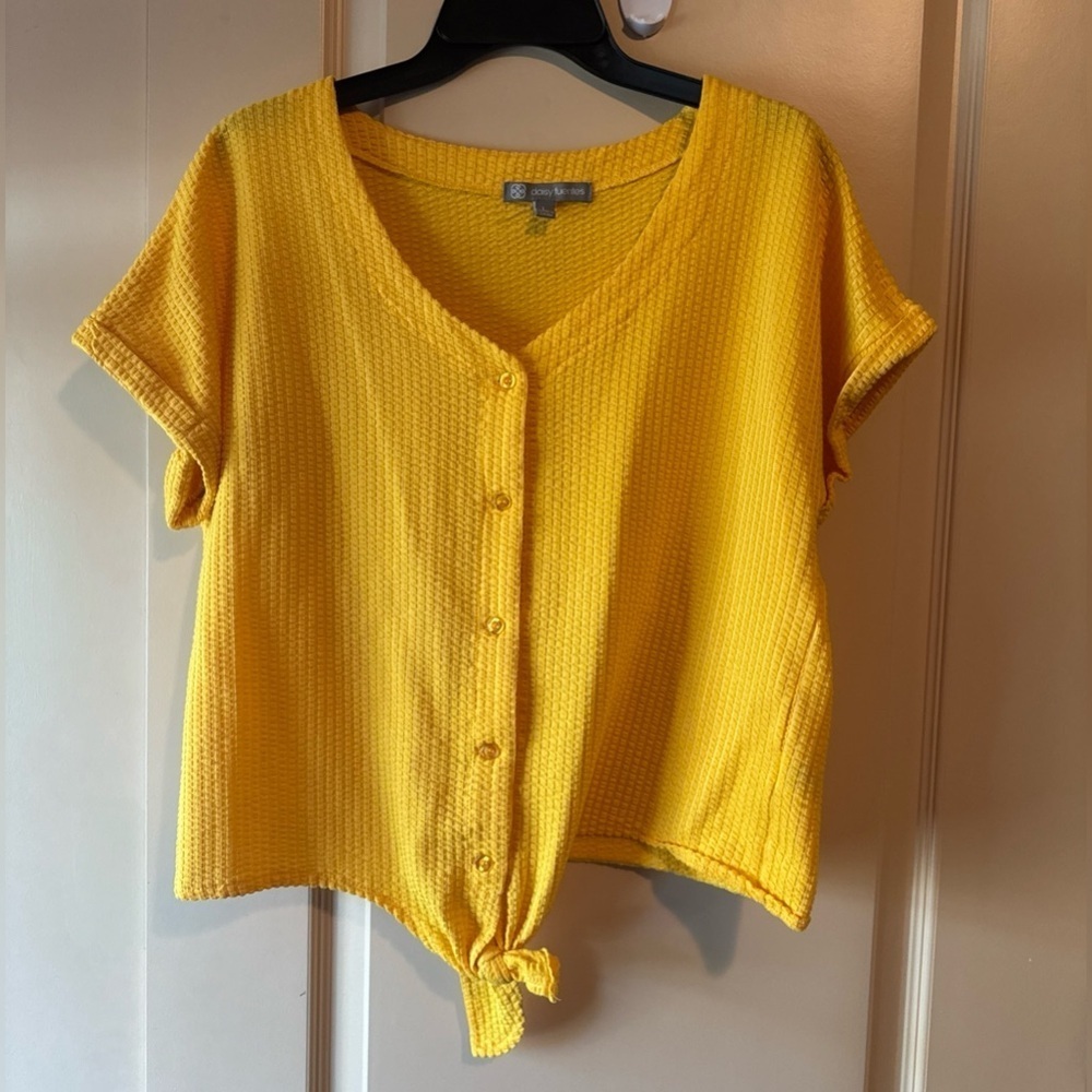 Daisy Fuentes Yellow Button-Down Top Size Large